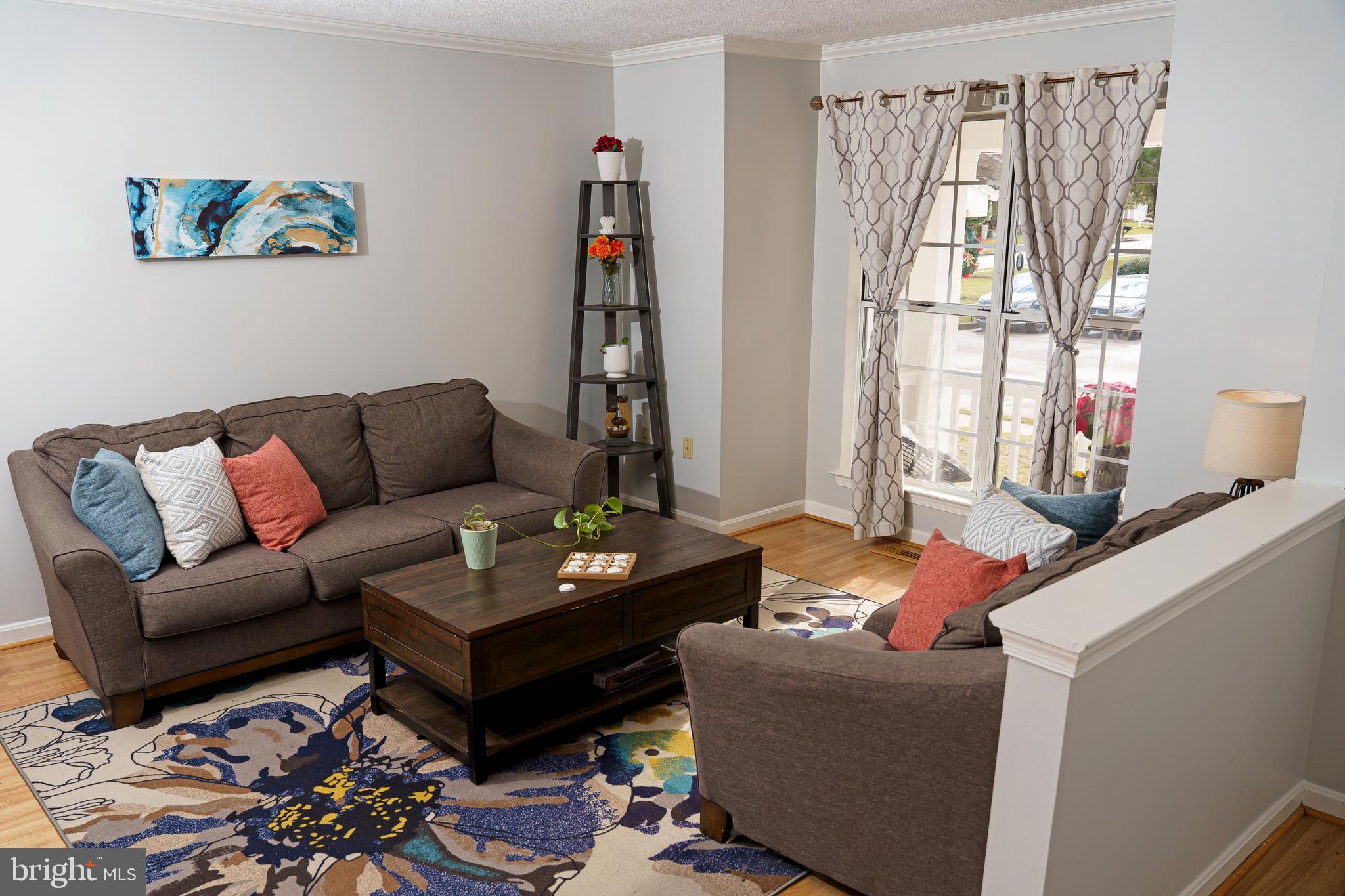 5 WINDY MEADOW COURT