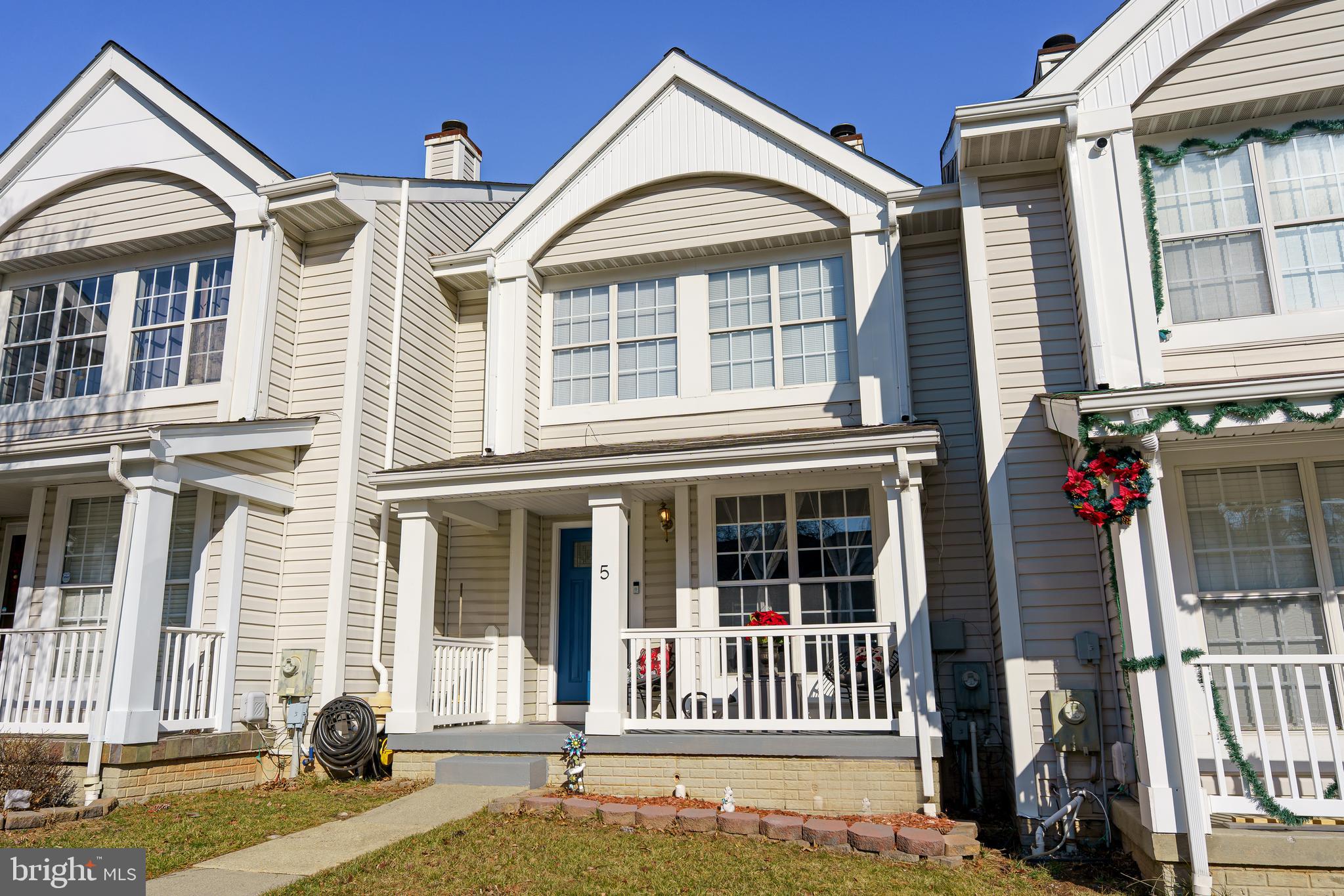 5 WINDY MEADOW COURT