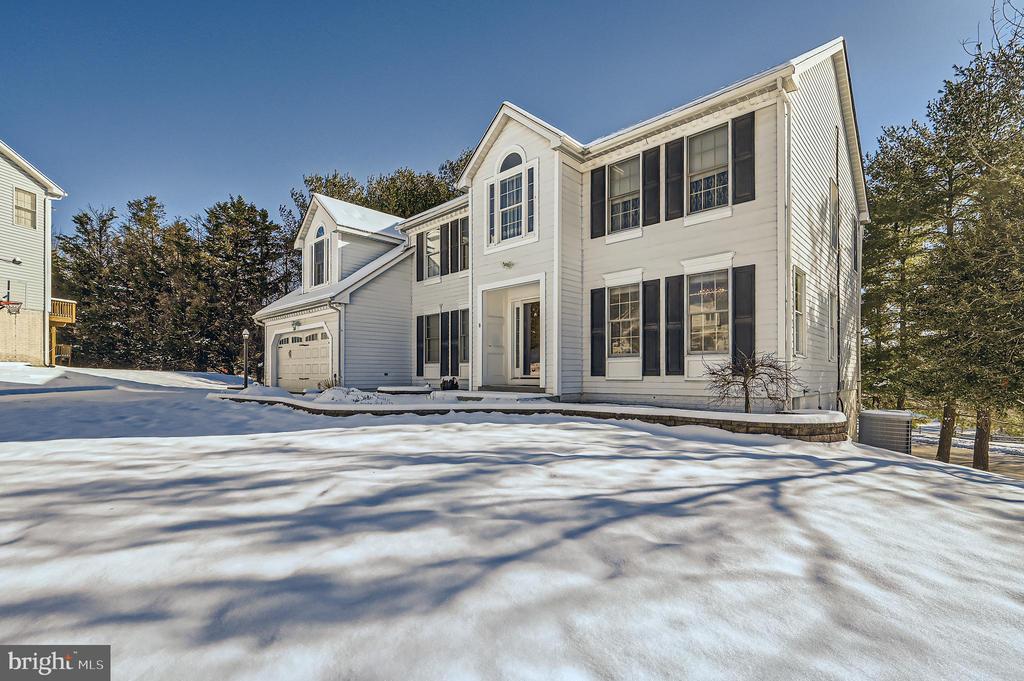 8 SAPPHIRE HILL COURT