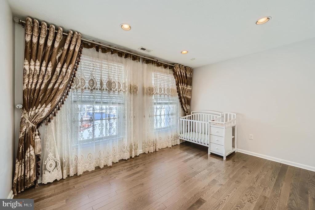 8 SAPPHIRE HILL COURT
