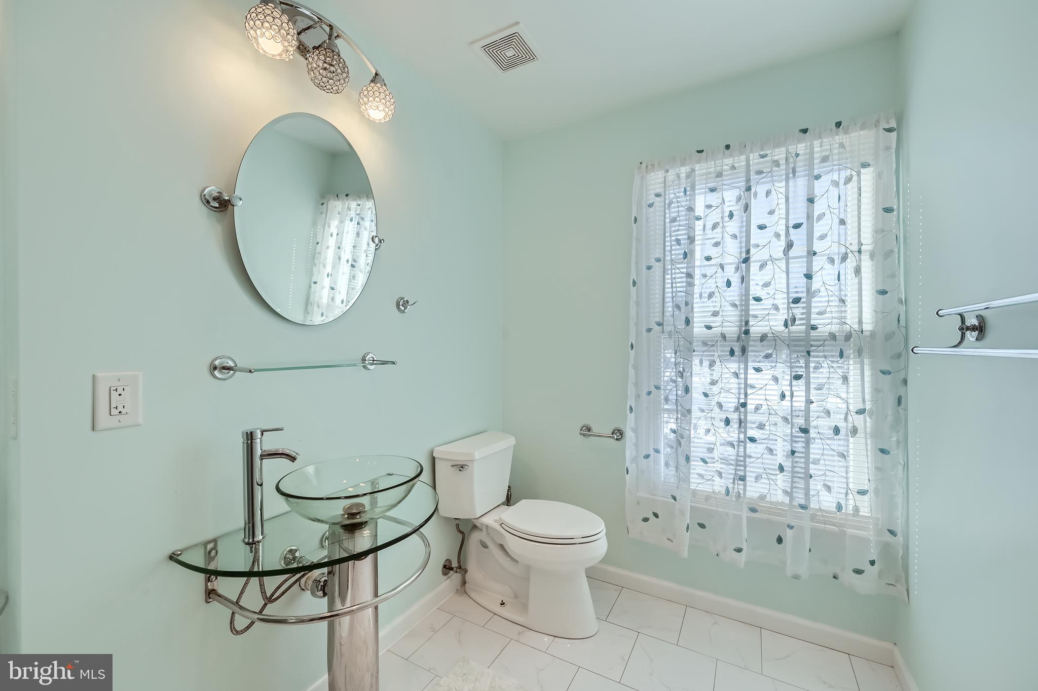 8 SAPPHIRE HILL COURT