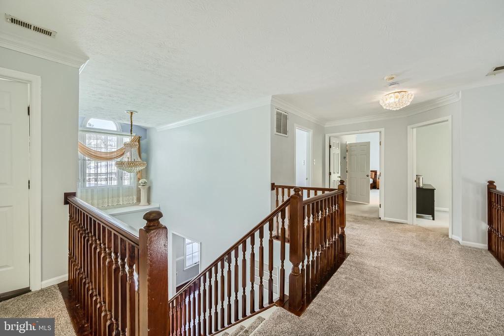 8 SAPPHIRE HILL COURT