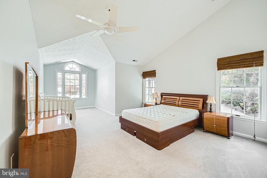 8 SAPPHIRE HILL COURT