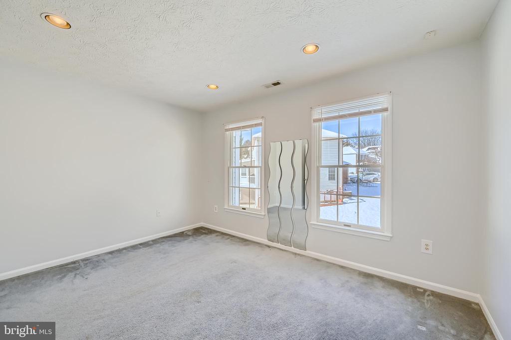 8 SAPPHIRE HILL COURT