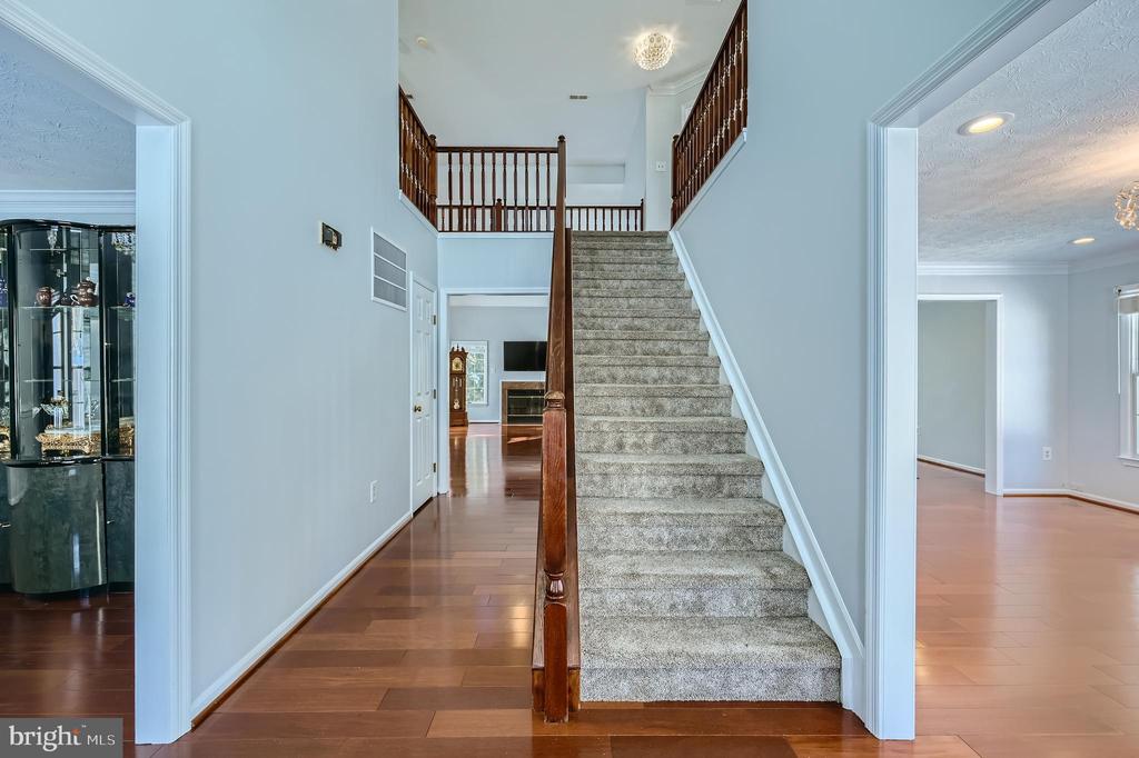 8 SAPPHIRE HILL COURT
