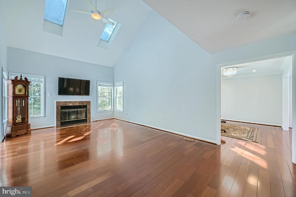 8 SAPPHIRE HILL COURT