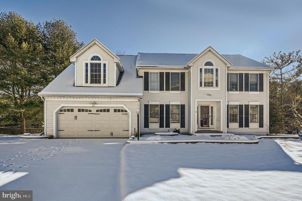 8 SAPPHIRE HILL COURT