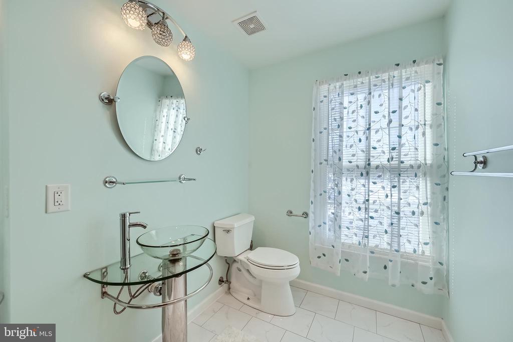 8 SAPPHIRE HILL COURT