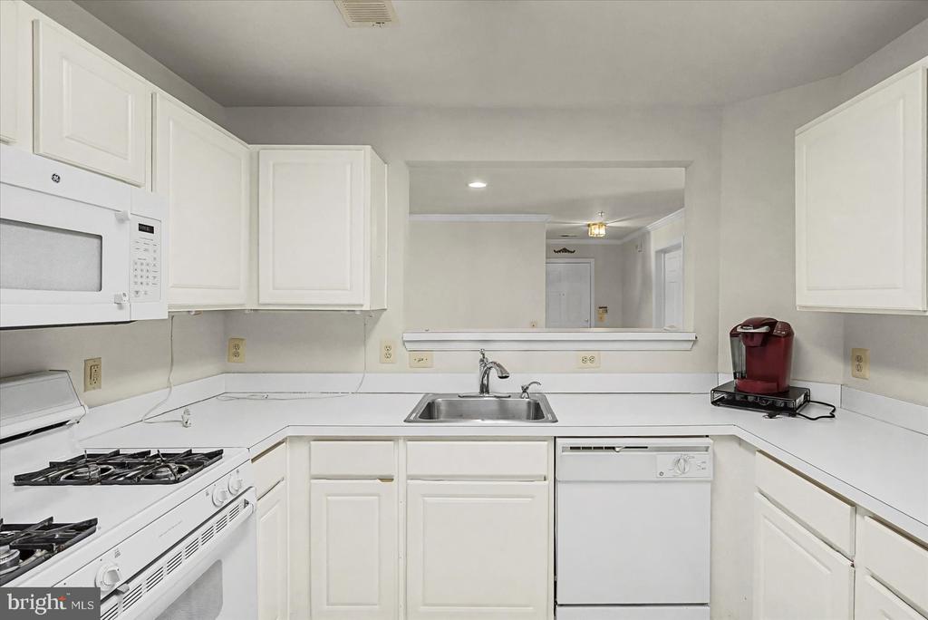 8807 STONE RIDGE CIRCLE 101