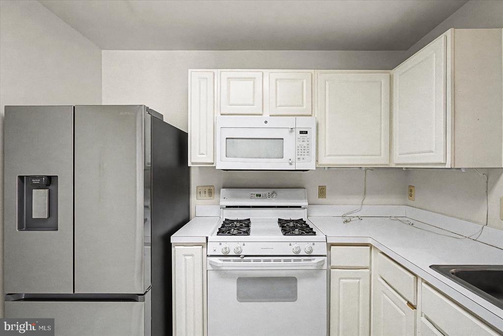 8807 STONE RIDGE CIRCLE 101