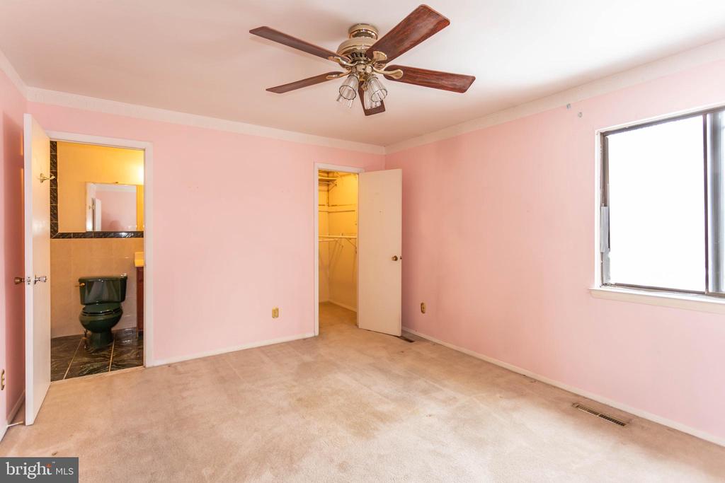 25 BOURBON COURT