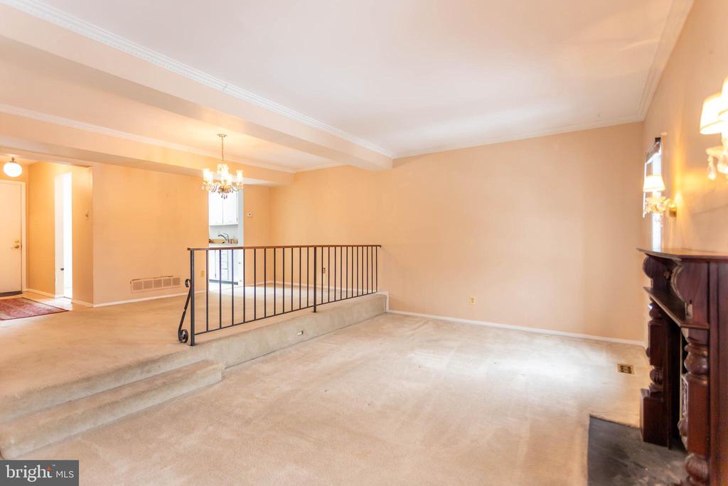 25 BOURBON COURT