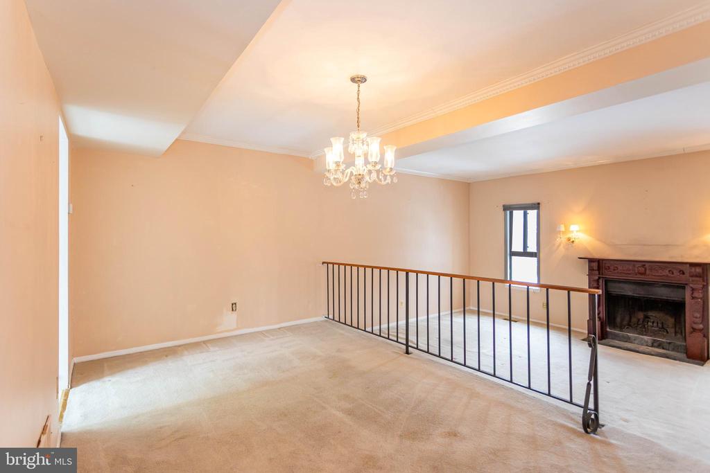 25 BOURBON COURT