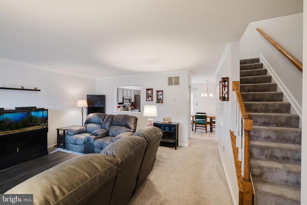 36 WHITE PINE COURT