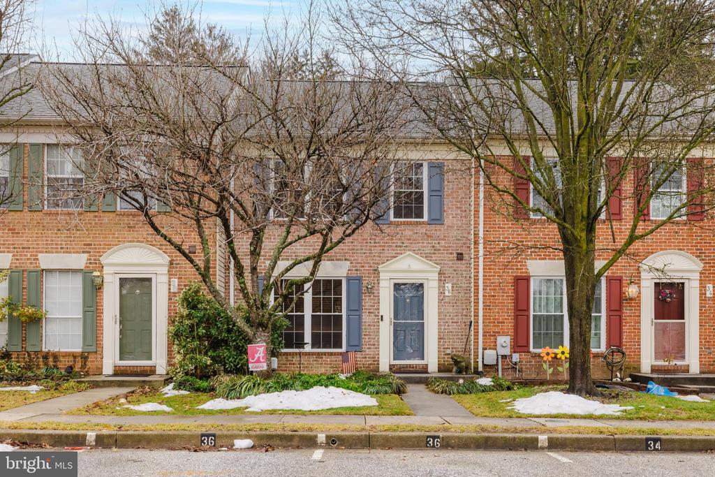36 WHITE PINE COURT