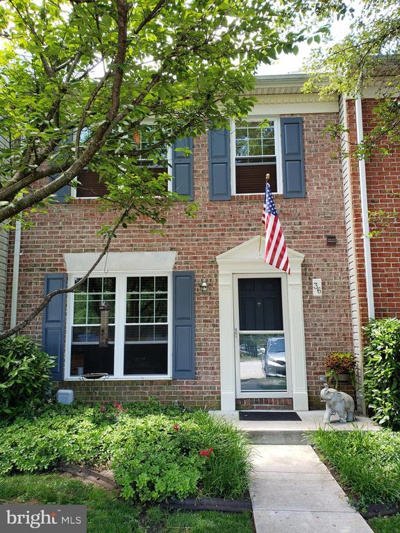 36 WHITE PINE COURT