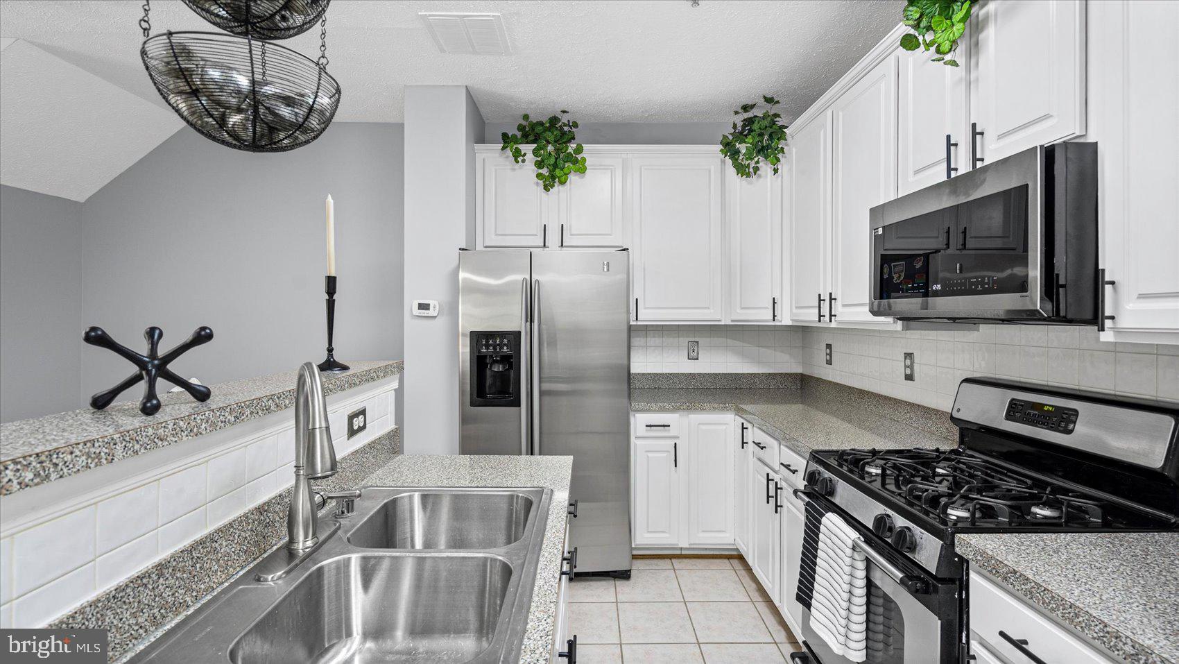 9539 TESSA LANE 9539