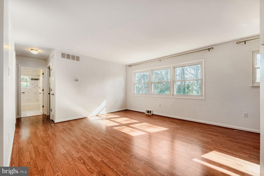 231 CANDYTUFT ROAD