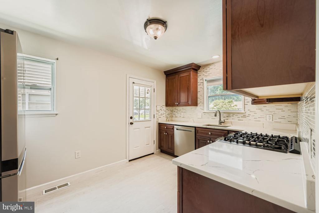 231 CANDYTUFT ROAD