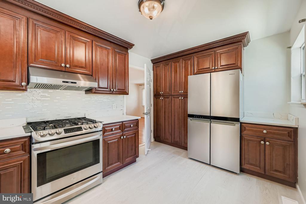 231 CANDYTUFT ROAD