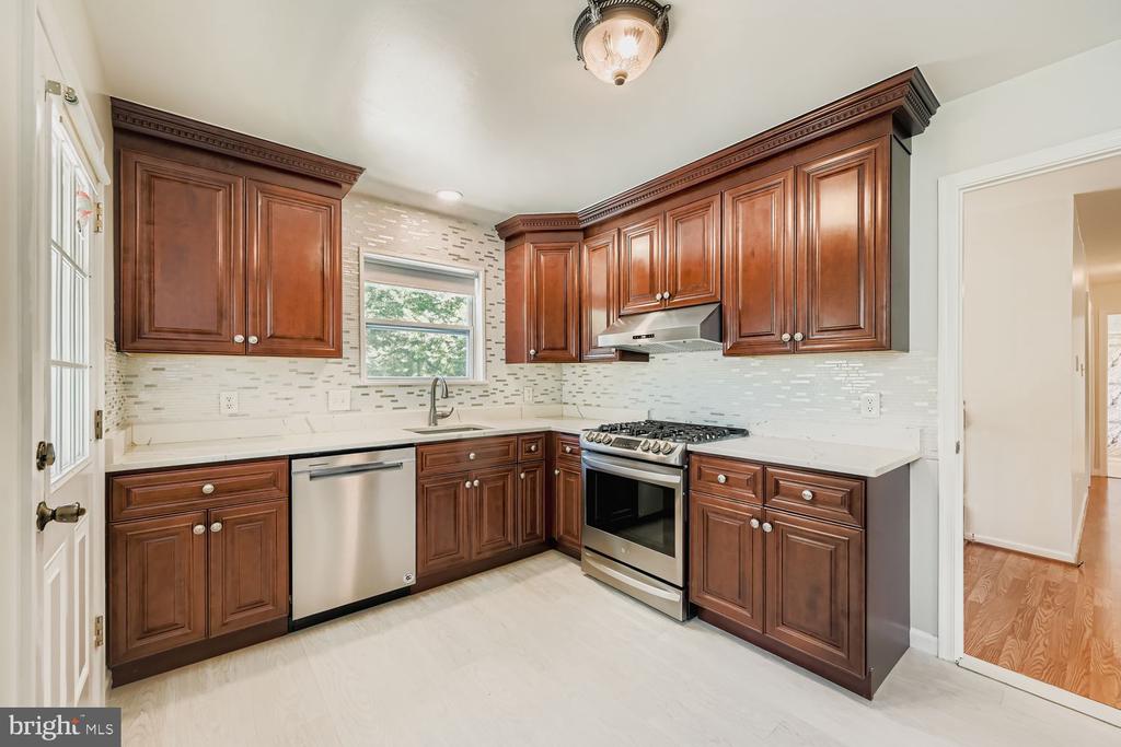 231 CANDYTUFT ROAD