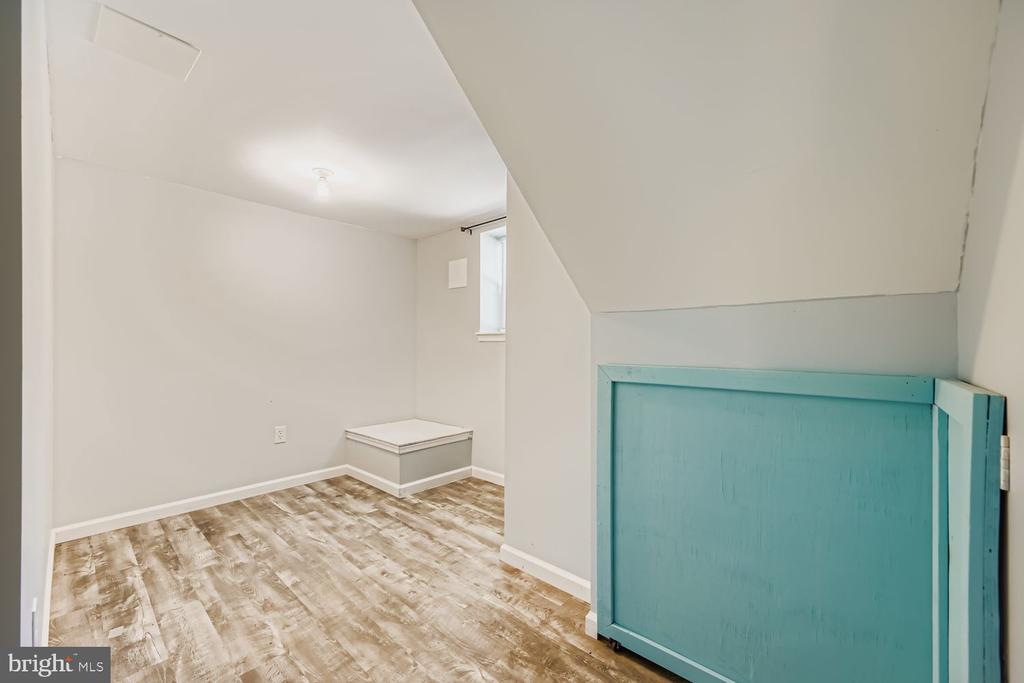 231 CANDYTUFT ROAD