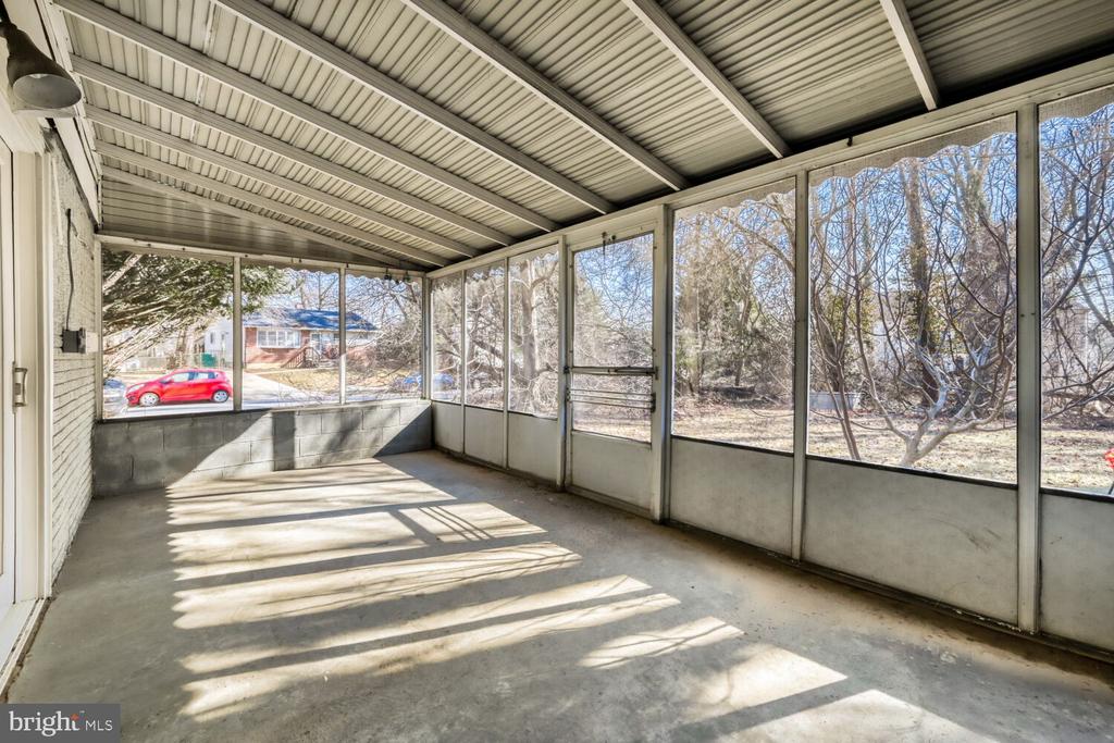 231 CANDYTUFT ROAD