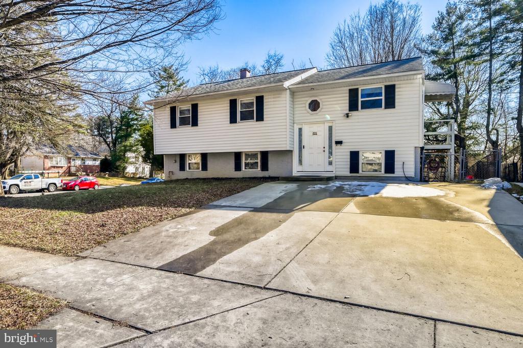 231 CANDYTUFT ROAD