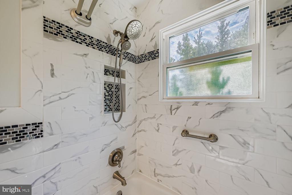 231 CANDYTUFT ROAD