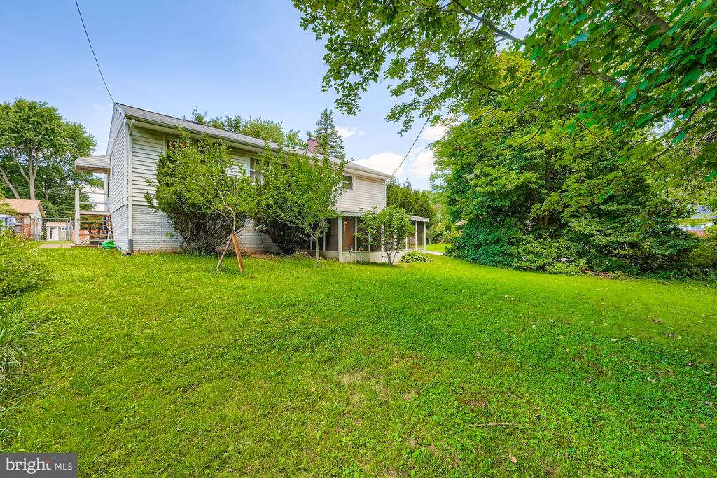 231 CANDYTUFT ROAD