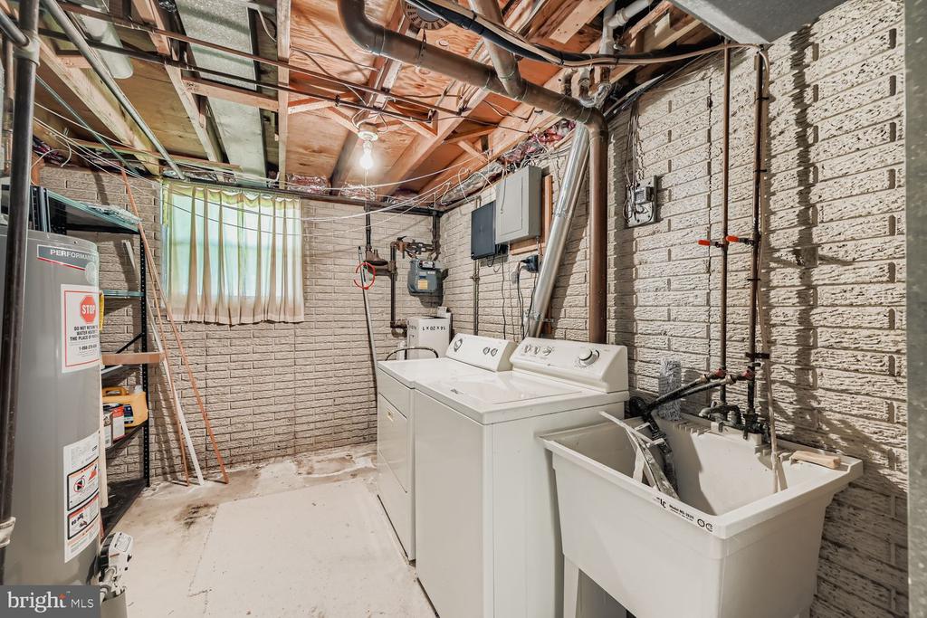 231 CANDYTUFT ROAD