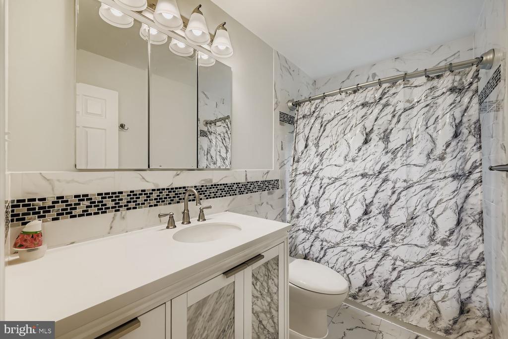 231 CANDYTUFT ROAD