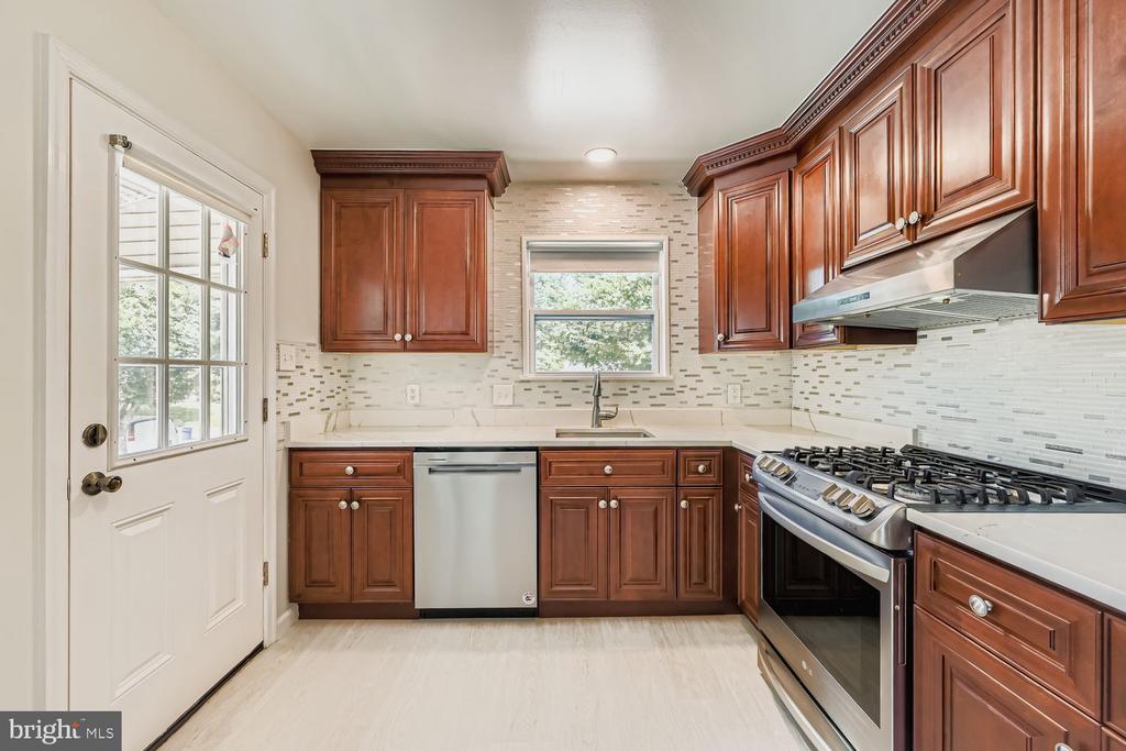 231 CANDYTUFT ROAD
