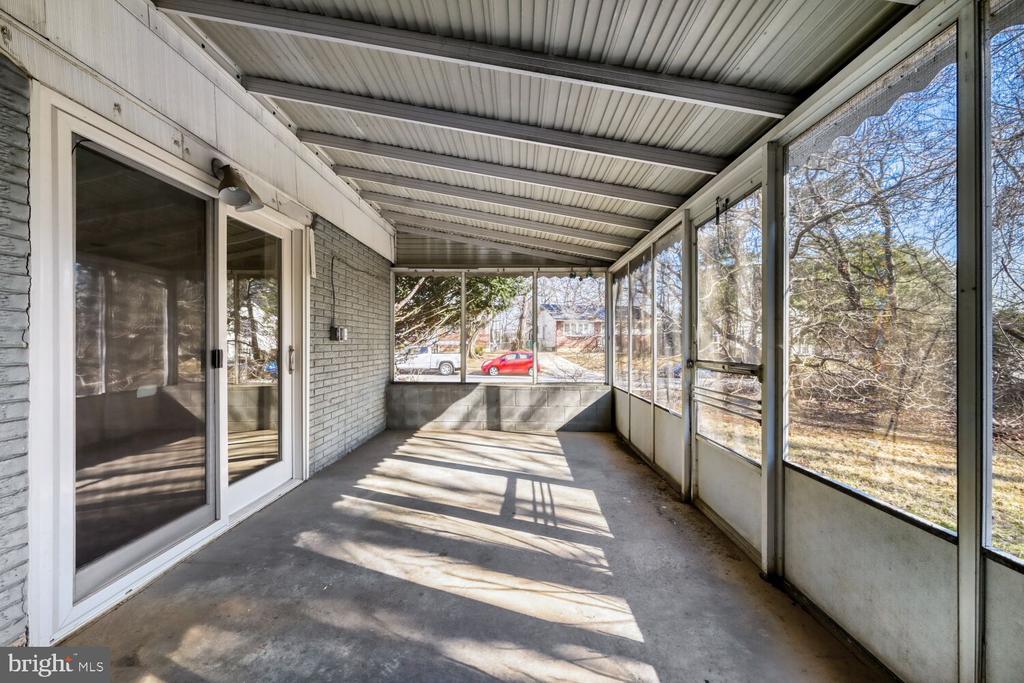 231 CANDYTUFT ROAD