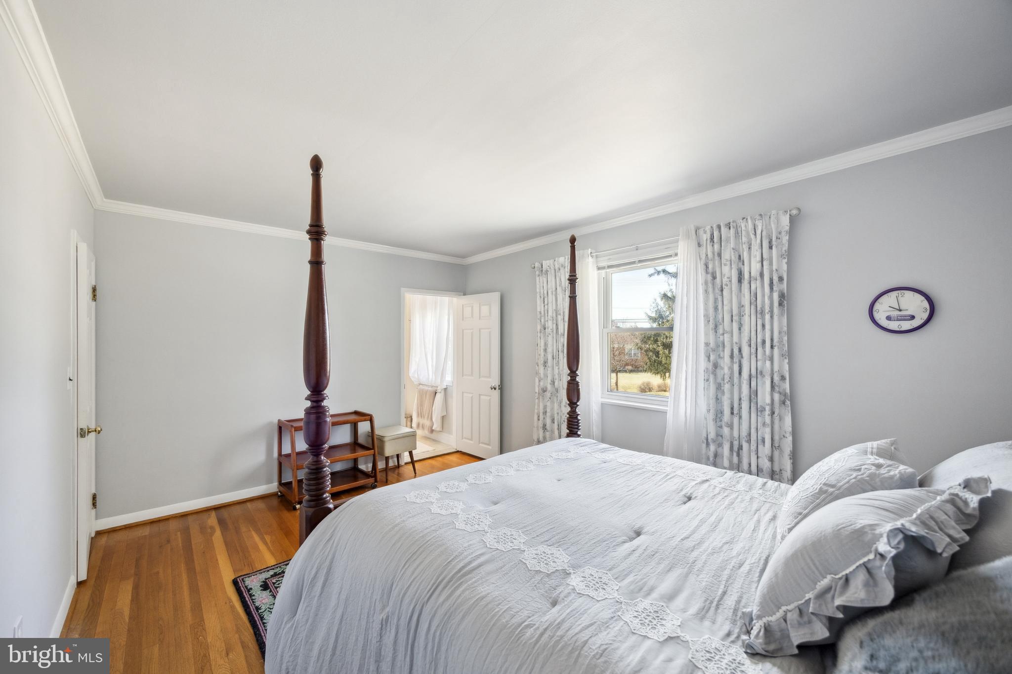 6 E AYLESBURY ROAD