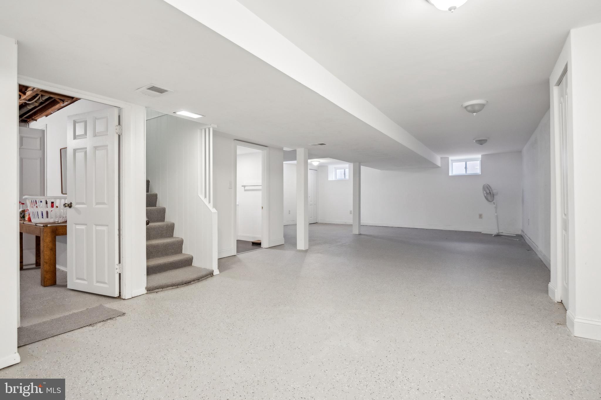 6 E AYLESBURY ROAD