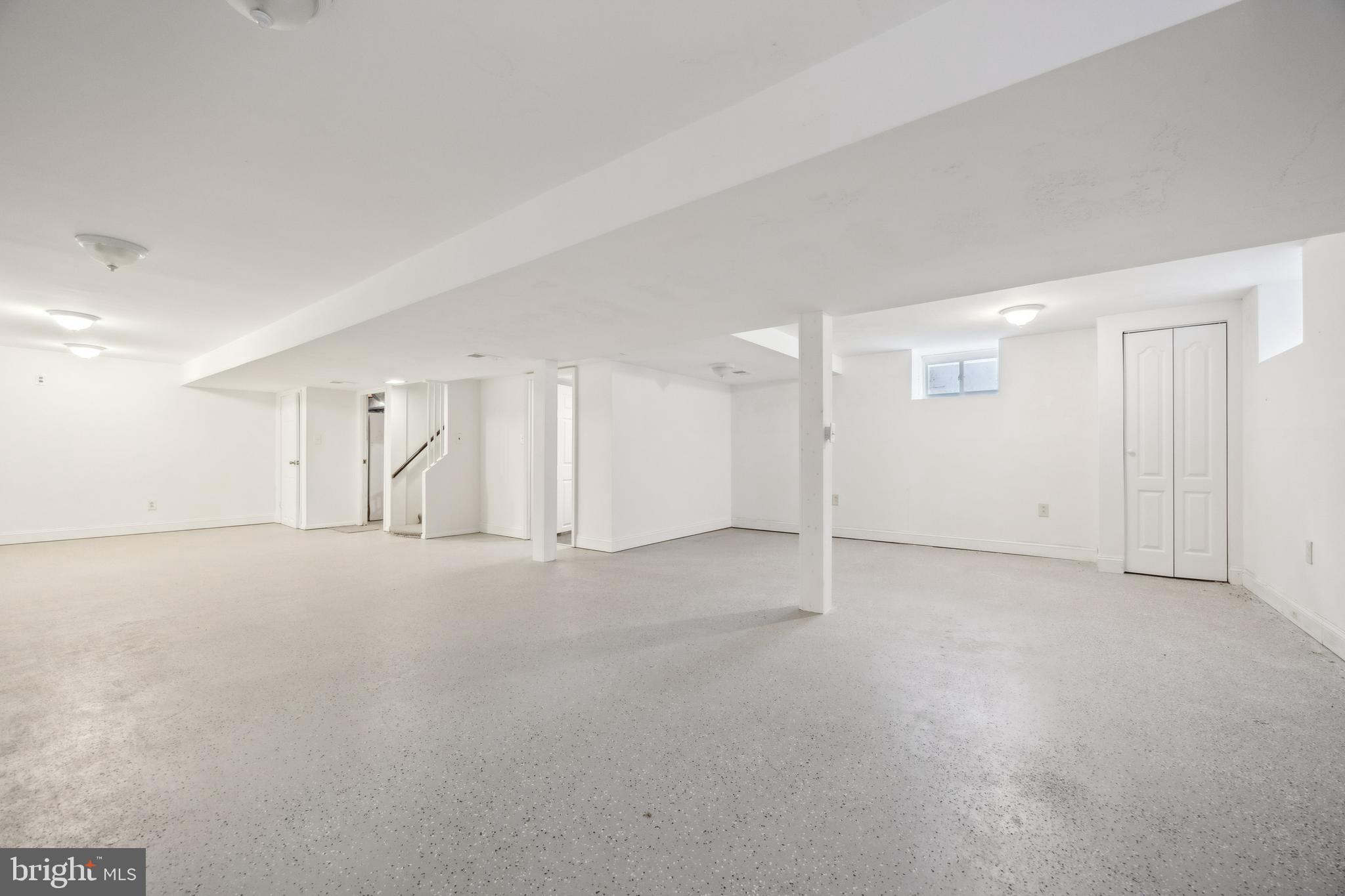6 E AYLESBURY ROAD