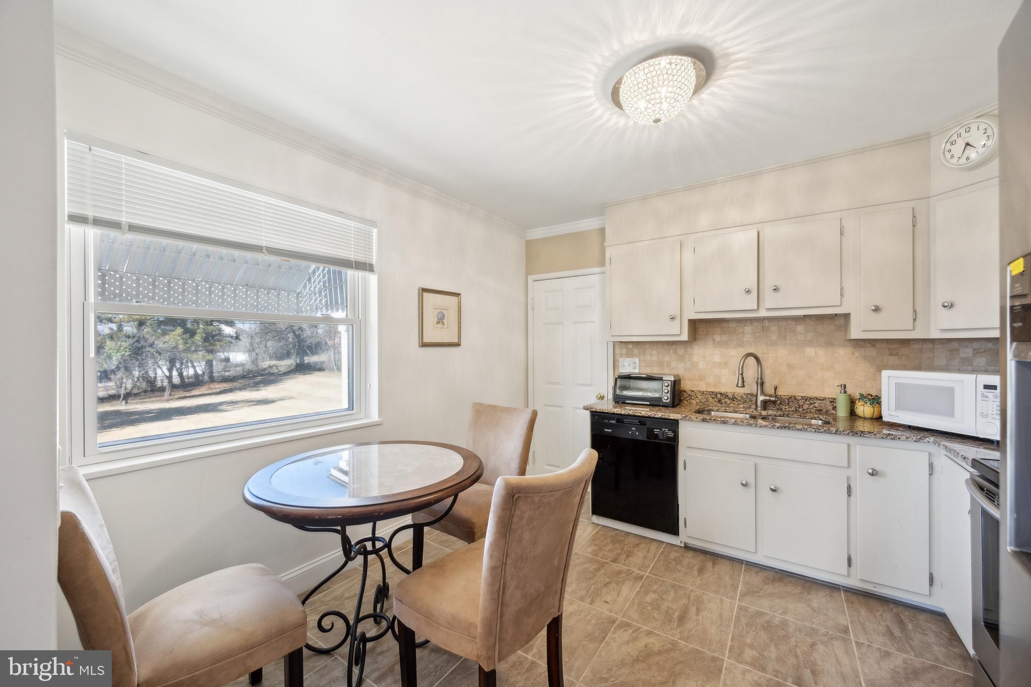 6 E AYLESBURY ROAD