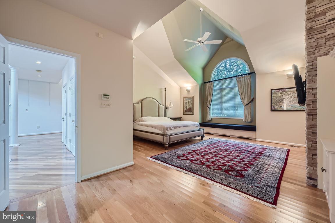 12524 VALLEY PINES DRIVE