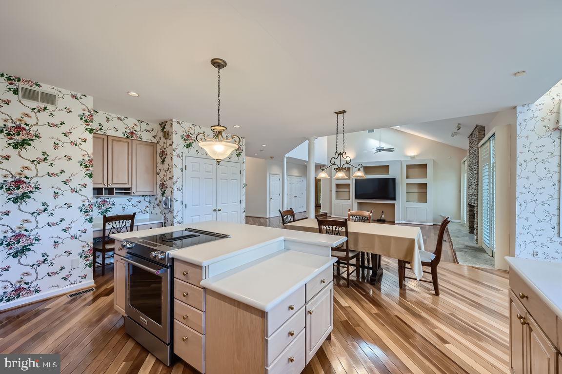 12524 VALLEY PINES DRIVE