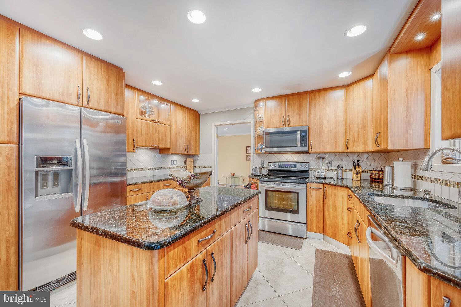 3724 ASHLEY WAY
