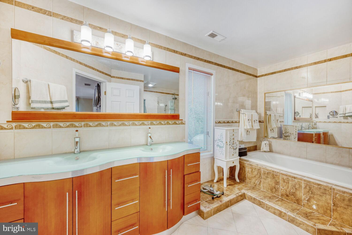 3724 ASHLEY WAY