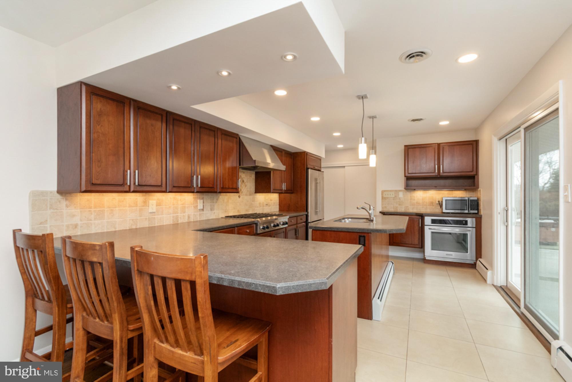 2414 STANWICK ROAD