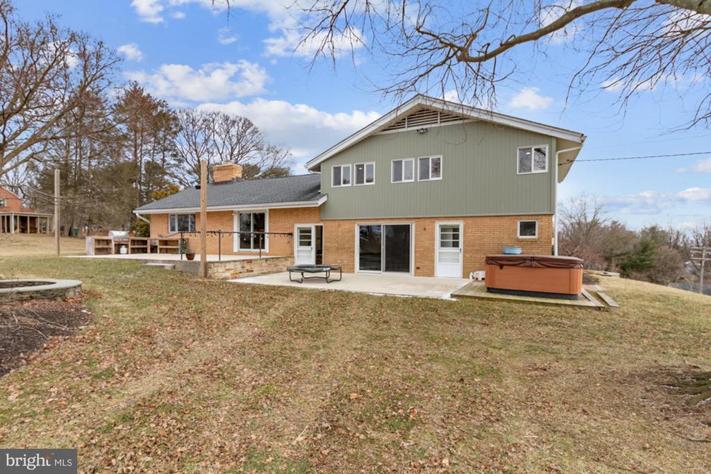2414 STANWICK ROAD