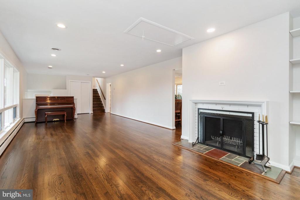 2414 STANWICK ROAD