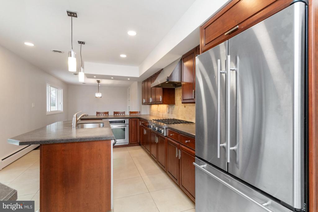 2414 STANWICK ROAD