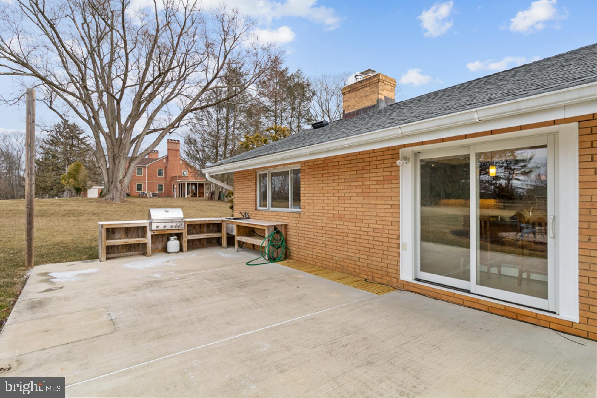 2414 STANWICK ROAD