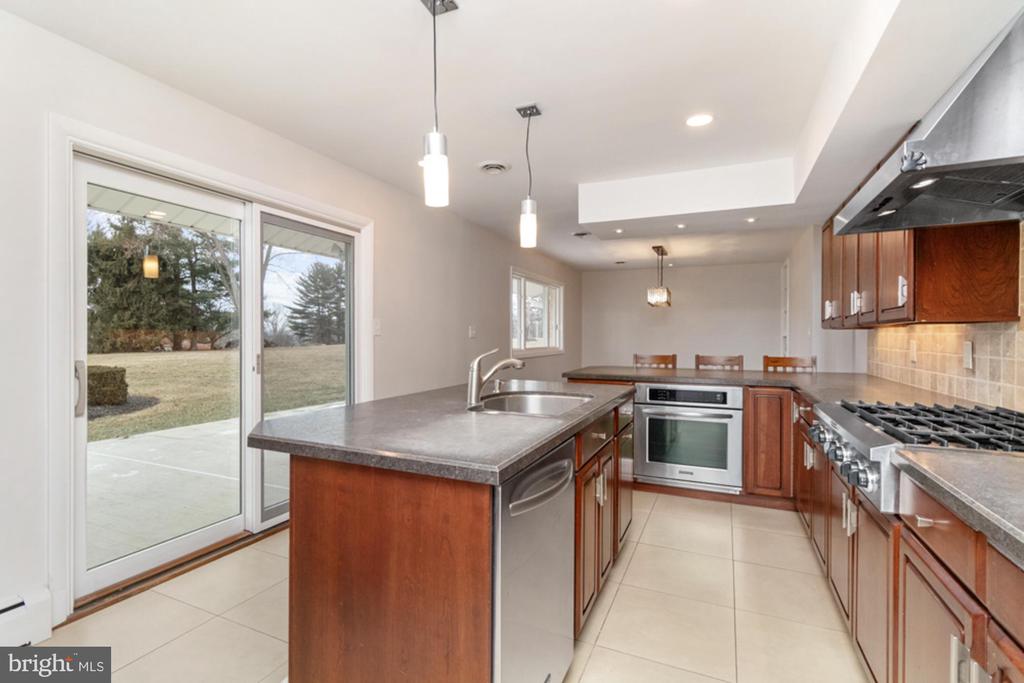 2414 STANWICK ROAD