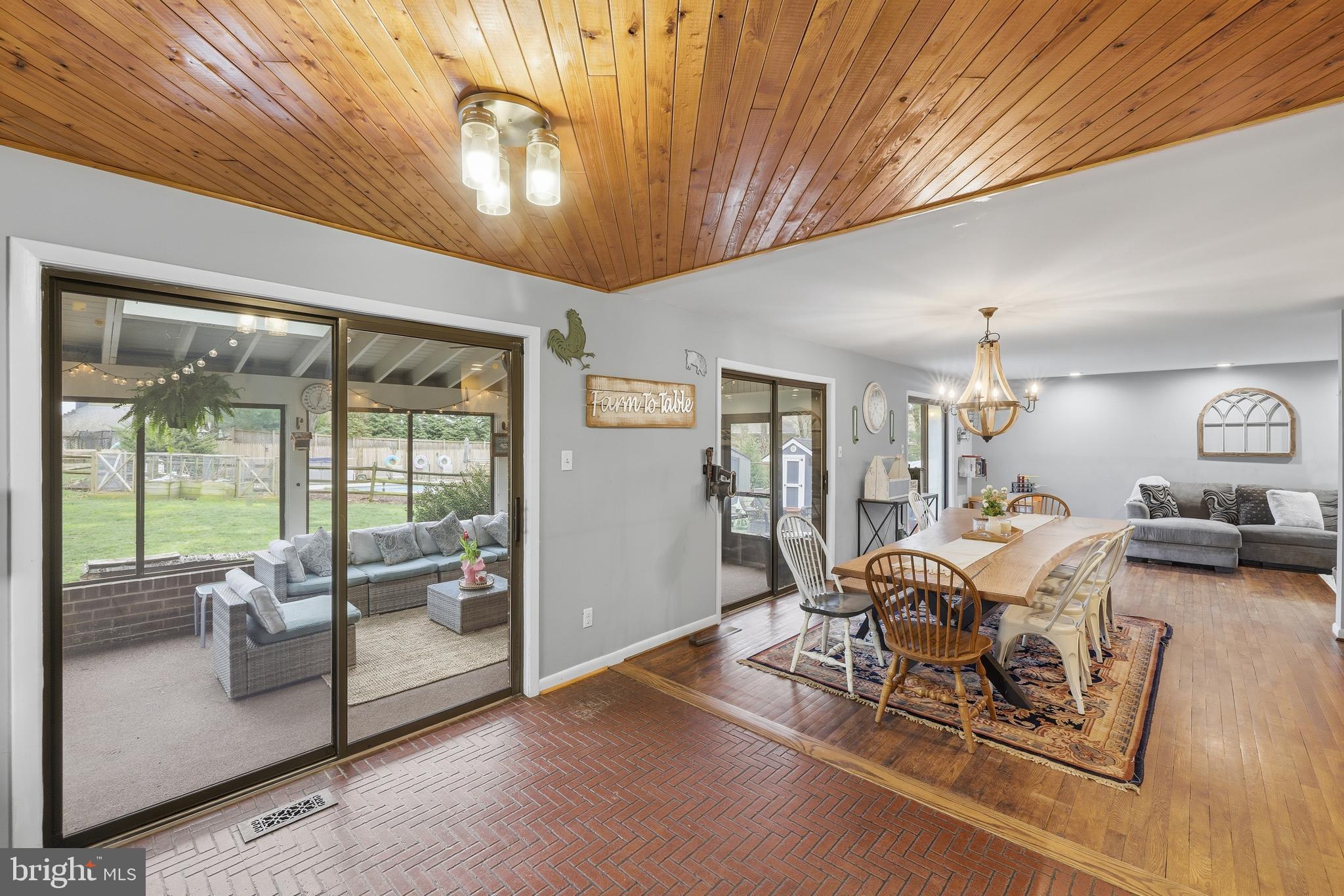 3413 ENGLEMEADE