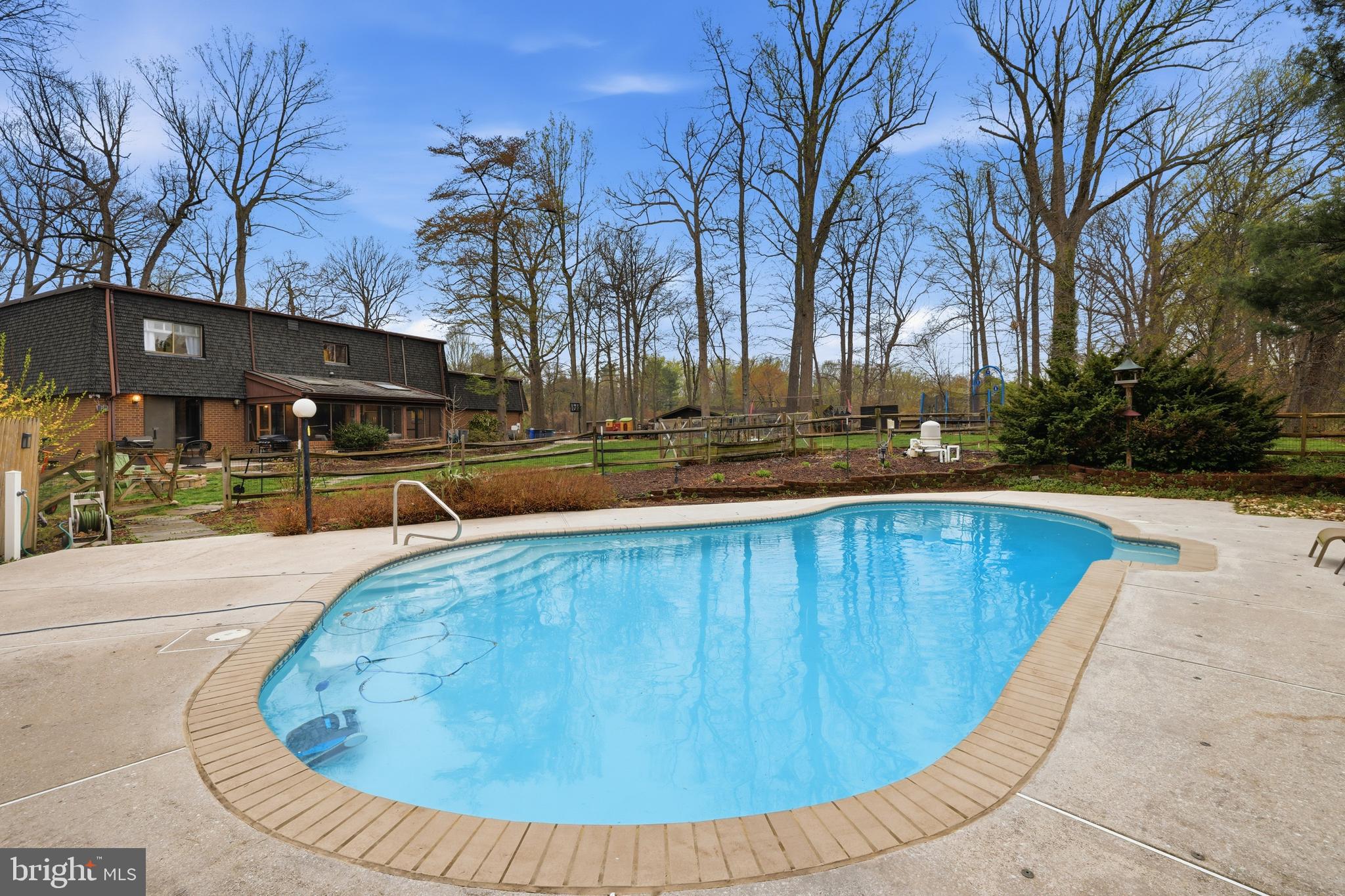 3413 ENGLEMEADE
